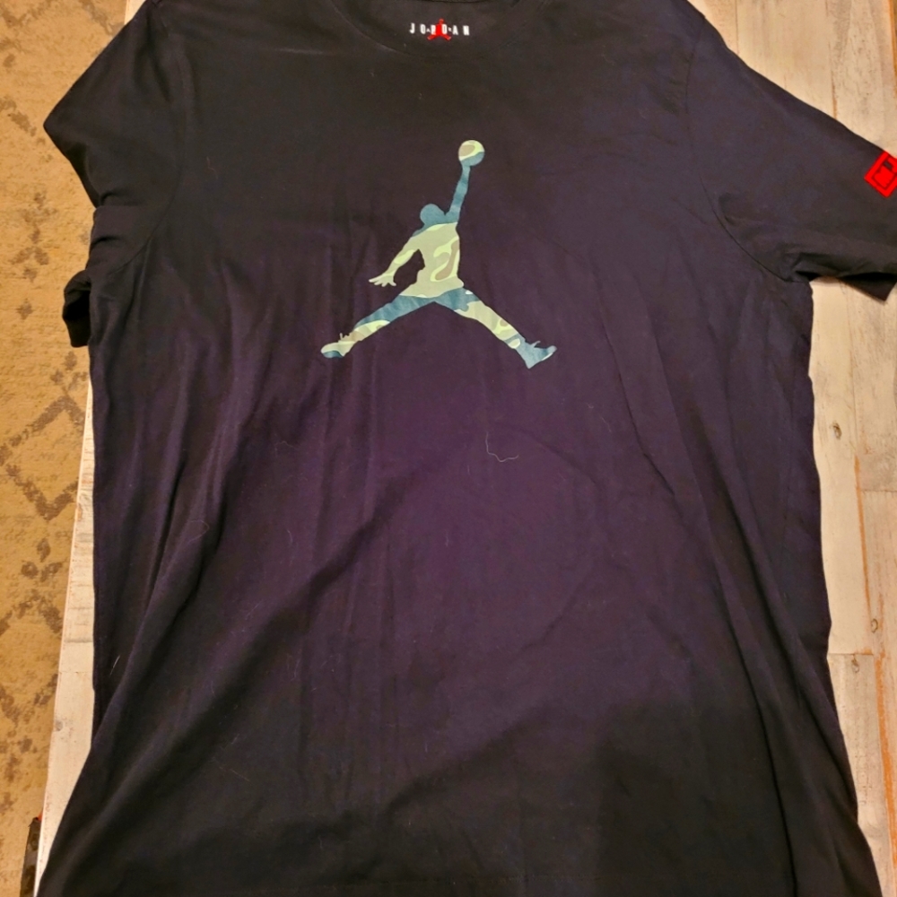Mens XL Jordan Camo Tee shirt